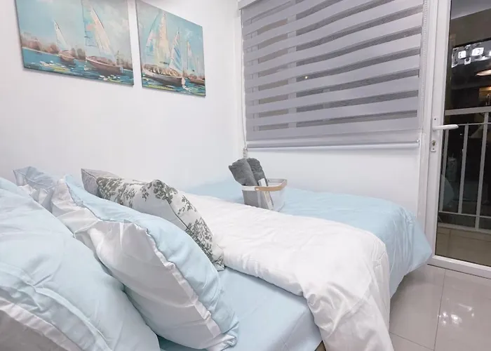 Staycapades At Shell Residences Манила